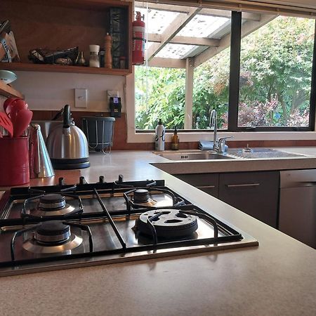 Secret Cottage Waitara ภายนอก รูปภาพ