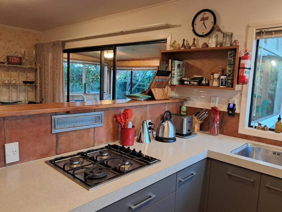 Secret Cottage Waitara ภายนอก รูปภาพ