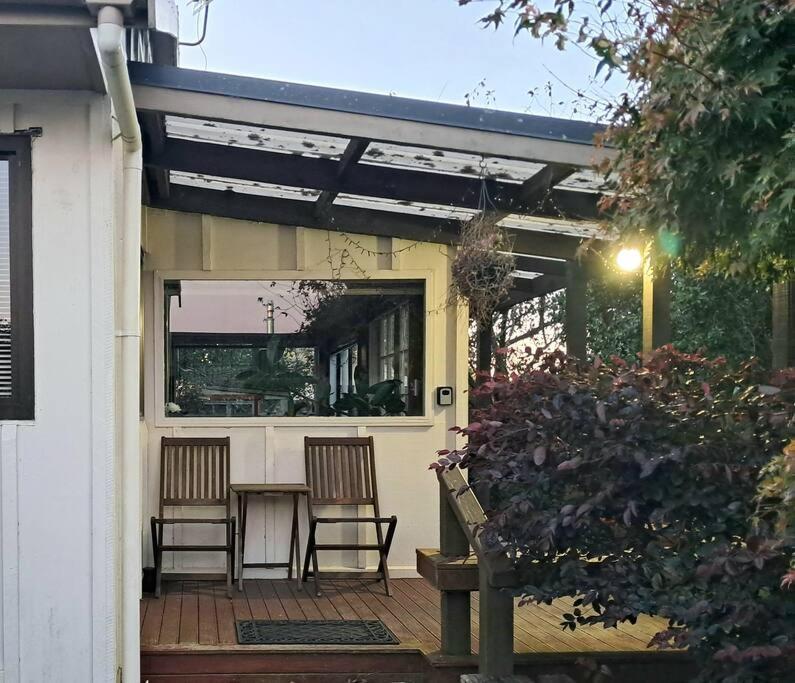 Secret Cottage Waitara ภายนอก รูปภาพ