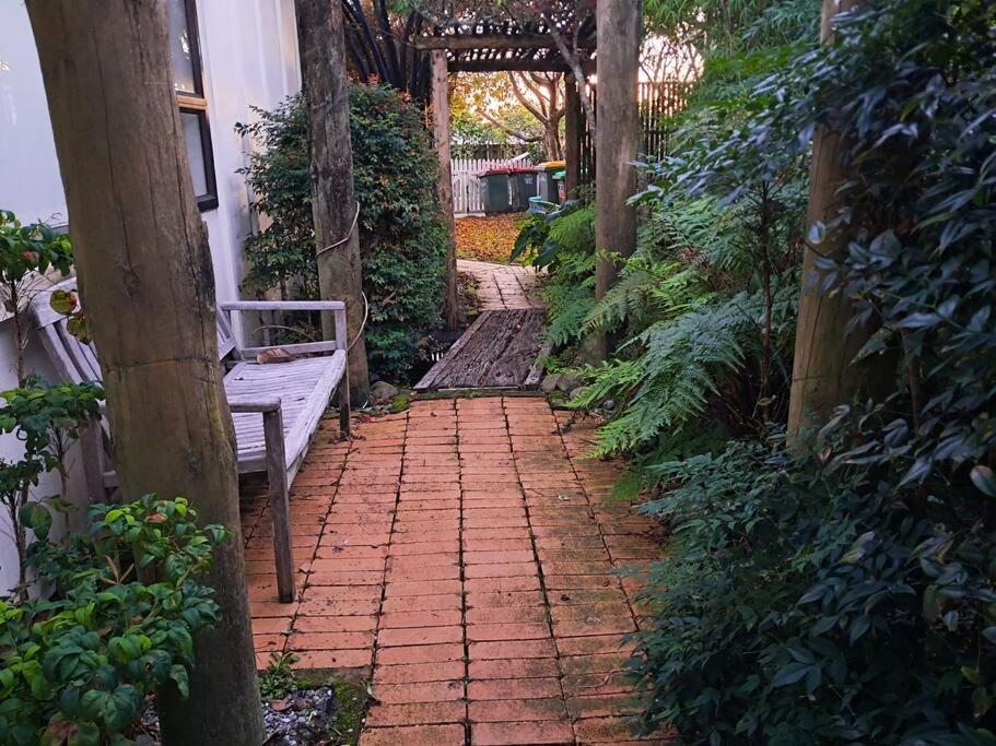 Secret Cottage Waitara ภายนอก รูปภาพ