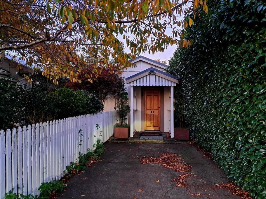 Secret Cottage Waitara ภายนอก รูปภาพ
