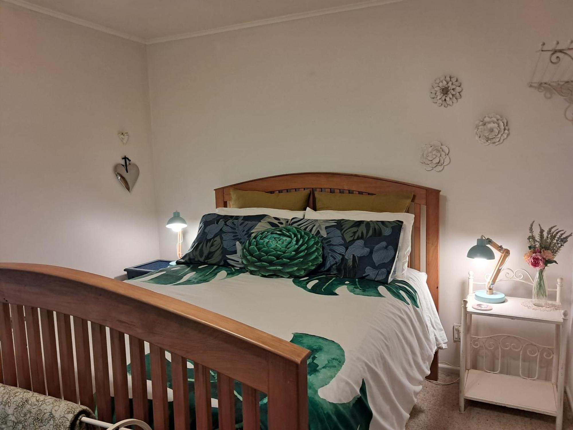 Secret Cottage Waitara ภายนอก รูปภาพ